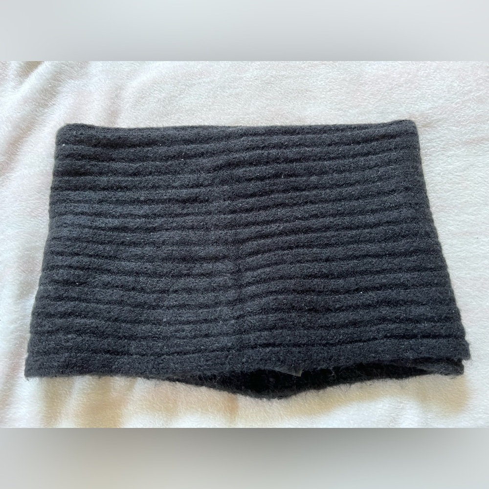H&M Black Scarf / never worn